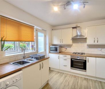 2 bedroom semi-detached house to rent - Photo 6