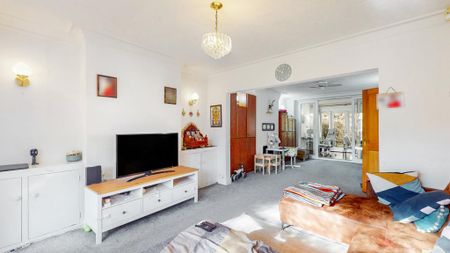 3 bedroom semi-detached house to rent - Photo 2