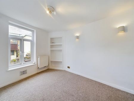 1 bedroom mews to rent - Photo 3