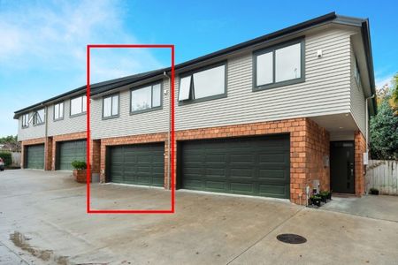 12B Kelvin Place, Hamilton East — - Photo 2