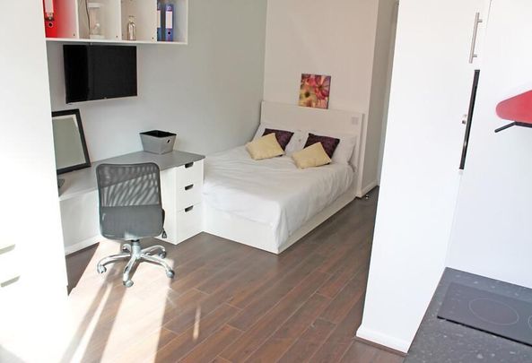 Studio to rent - Photo 1