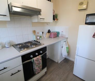 Westminster Court, Whitehall Close, Colchester - Photo 4