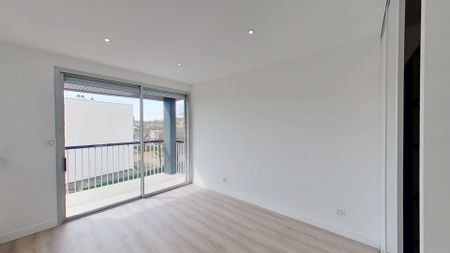 Location Appartement 5 pièces 101m² - Photo 3