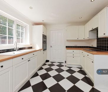 4 bedroom detached house to rent - Photo 5