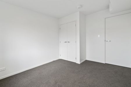 Beautiful 2 bedroom 2 bathroom Apartment - Photo 5