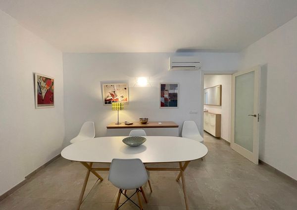 Apartamento amueblado con dos dormitorios, patio, Plaza del Cuadrado Palma