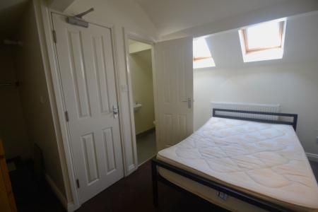 Whitby Road, Fallowfield, Manchester, M14 - Photo 4