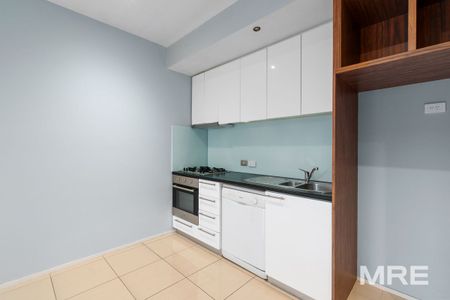 1105/610 St Kilda Road, Melbourne - Photo 2