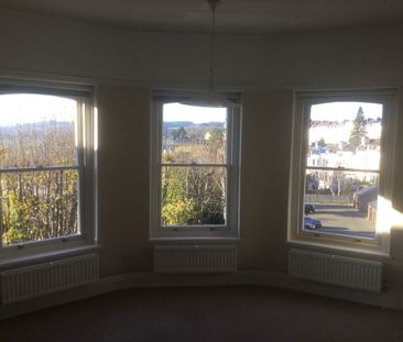 2 Bed Flat, Royal York Villas, BS8 - Photo 3