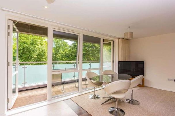 Acton Gardens, Acton, W3 - Photo 1