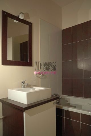 Centre du village de Noves - Photo 5