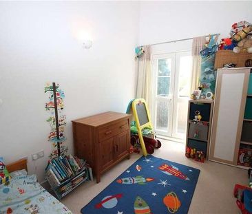 Seymour Court, Revere Way, Ewell, Surrey, KT19 - Photo 4