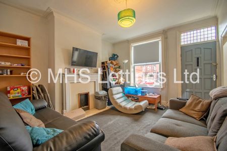 3 Bedroom Mid Terraced House for rent in Hessle Street - Photo 2