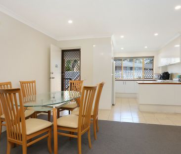 Conveniently located townhouse - Photo 3