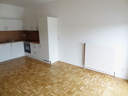 Gemütliche und geräumige Mietwohnung mit neuer Küche und großem Wohn- Esszimmer …! - Photo 3