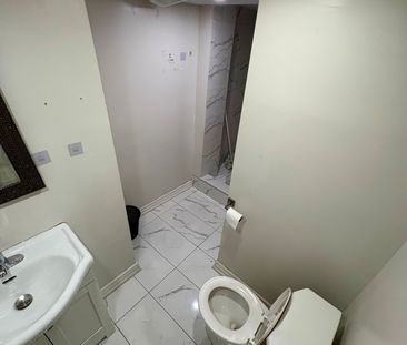 For Lease - 92 Evalene Court, Brampton, Ontario - Photo 3