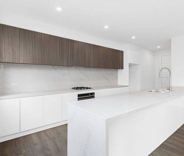 EXECUTIVE TOWNHOUSE | IMPRESSIVE DESIGN | CONVENIENT LOCATION - Photo 4