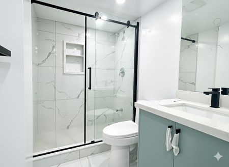 For Lease - 31 Ames Crescent, Aurora, Ontario - Photo 2