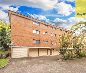 Peaceful & Private Two-Bedroom Unit in a Leafy Setting - Photo 6