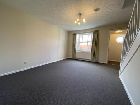 3 bedroom semi-detached house to rent - Photo 2