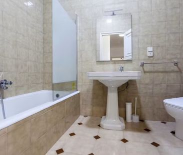 Carrer de Ciscar, Valencia, Valencian Community 46005 - Photo 5