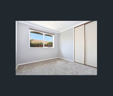 Stylish Family Living in Quiet Court Location - Photo 3