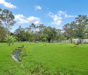 Peaceful Country Retreat with a Pool - Photo 5