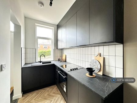 2 bedroom terraced house to rent - Photo 4