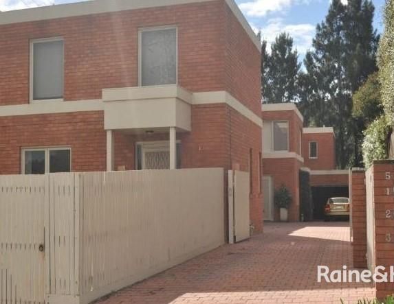 Cul-de-sac quiet with park-side pleasures - Photo 1