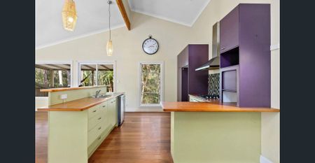 Dual-Living Opportunity in Koala Beach - 2 minutes to the beach! - Photo 4