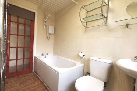 Warburton Gardens - Photo 5