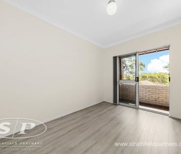 Private Three Bedroom Townhouse - Photo 4