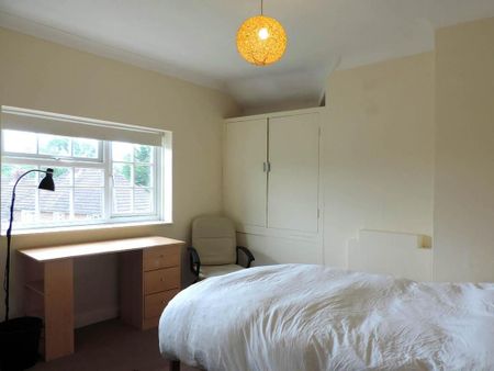 6 bedroom semi-detached house to rent - Photo 5