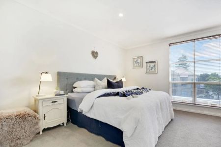 2 Storey Executive Residence - City Fringe - Photo 3