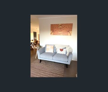 Fully Furnished 4 Bedroom 2 BathromHome in Broulee - Photo 1