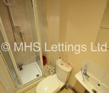 3 Bedroom Mid Terraced House for rent in Beechwood Mount - Photo 1