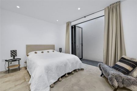 5 bedroom detached house to rent - Photo 4