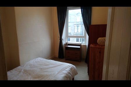 2 Bed Flat, Montgomery Street, EH7 - Photo 4