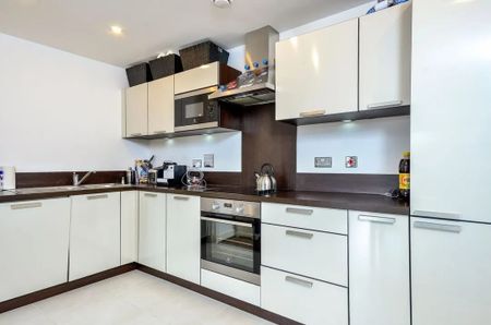 2 Bed Flat, Ottawa House, SE16 - Photo 5
