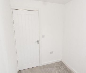 3 bedroom end of terrace house to rent - Photo 5