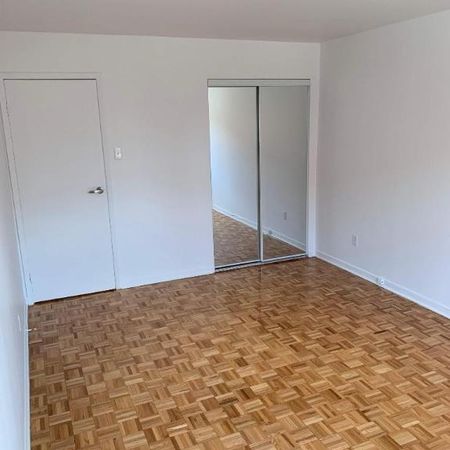 1 CH - 1 SDB - Montréal - $1,200 /mo - Photo 3