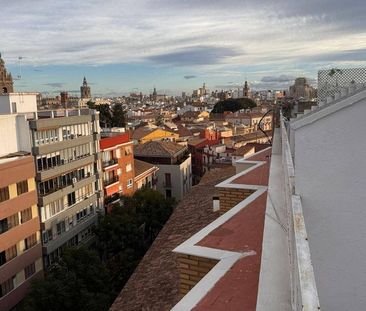 2 room luxury penthouse for rent in Valencia, Spain - Photo 1