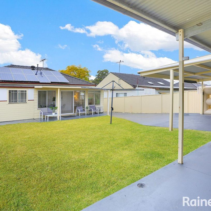 Beautiful home with charming character + Water Included - Photo 1