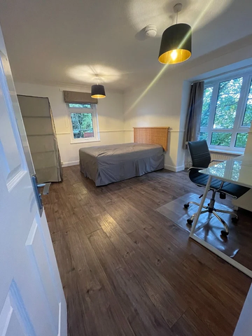 3 bedroom apartment to rent - Photo 3