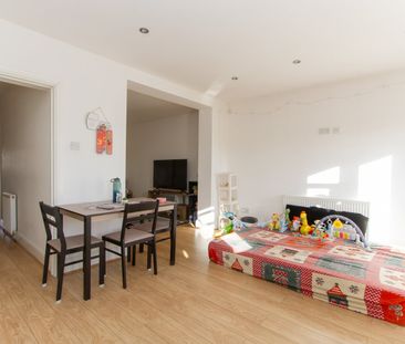 4 Bed Semi-Detached House, Benedictine Road, CV3 - Photo 2