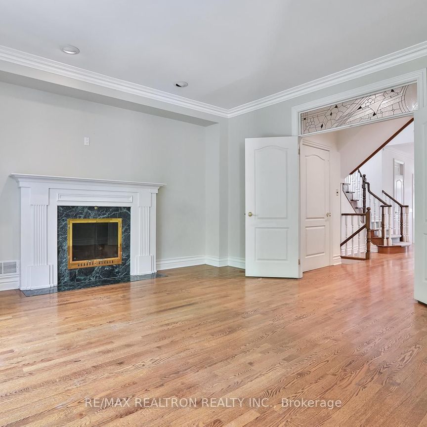 For Lease - 38 GWENDOLEN Crescent, Toronto, Ontario - Photo 1
