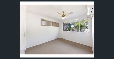 Low-maintenance single level waterfront home - Photo 5