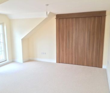 3 bedroom semi-detached house to rent - Photo 3