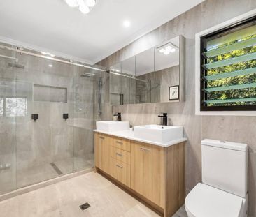 Beautiful Family Home with Pool, Shed and Privacy - Photo 2