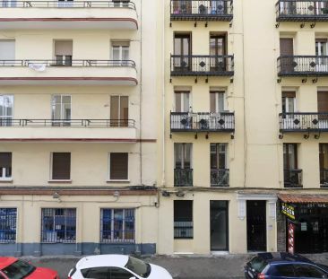 Room in a shared 7-bedroom apartment for rent in Argüelles - Photo 6